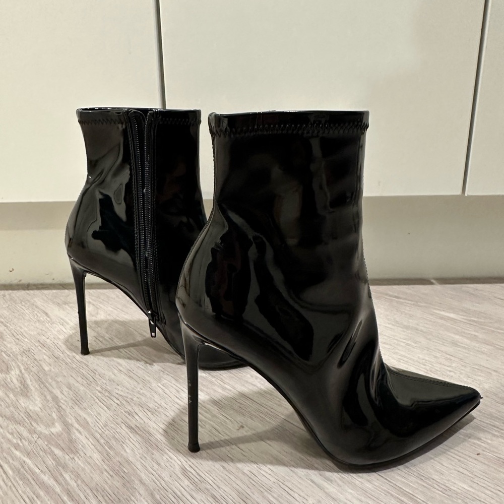 Steve Madden black boots